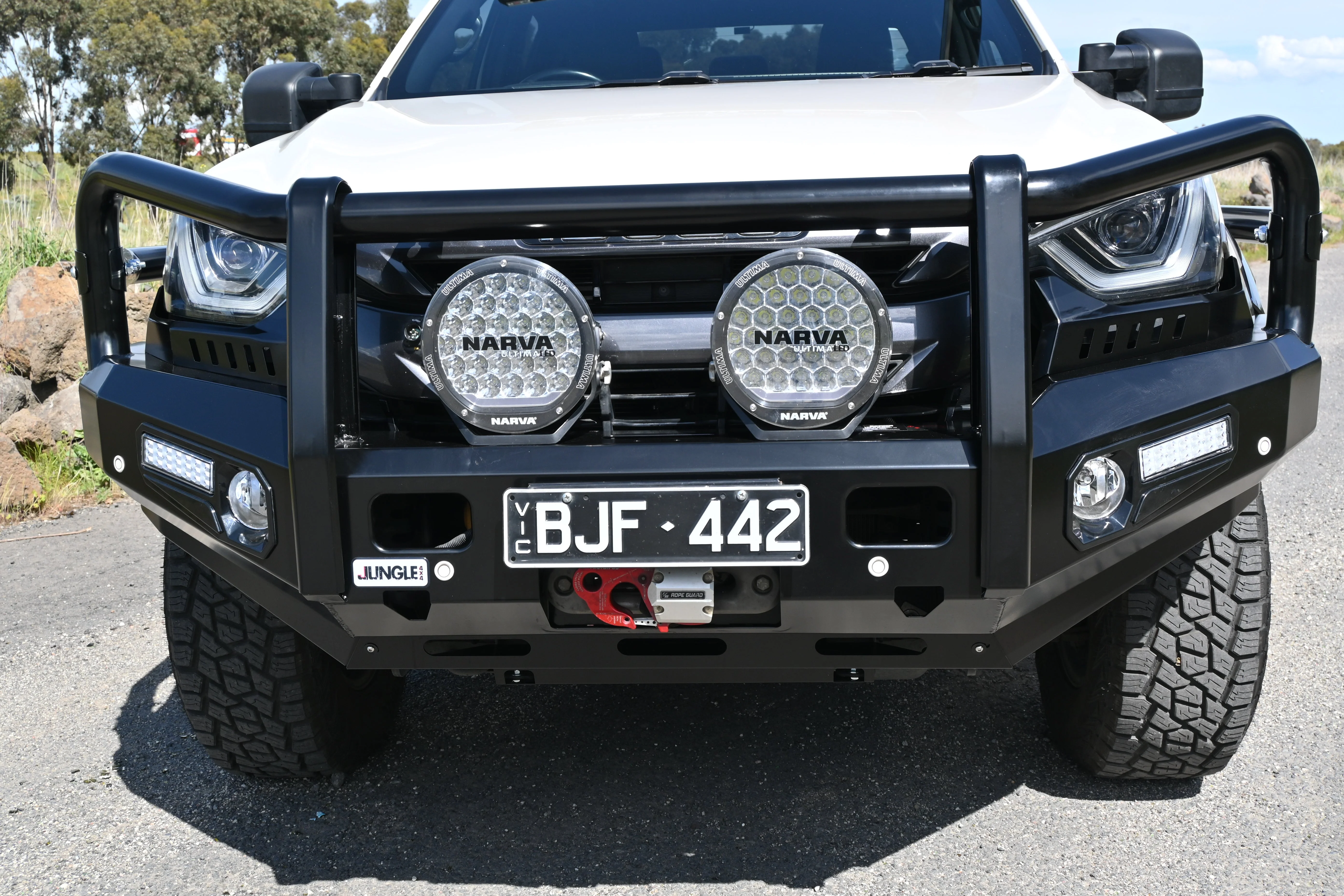 Isuzu D-MAX (2020-2023) Jungle 4x4 Commercial Bull Bar - Image 4
