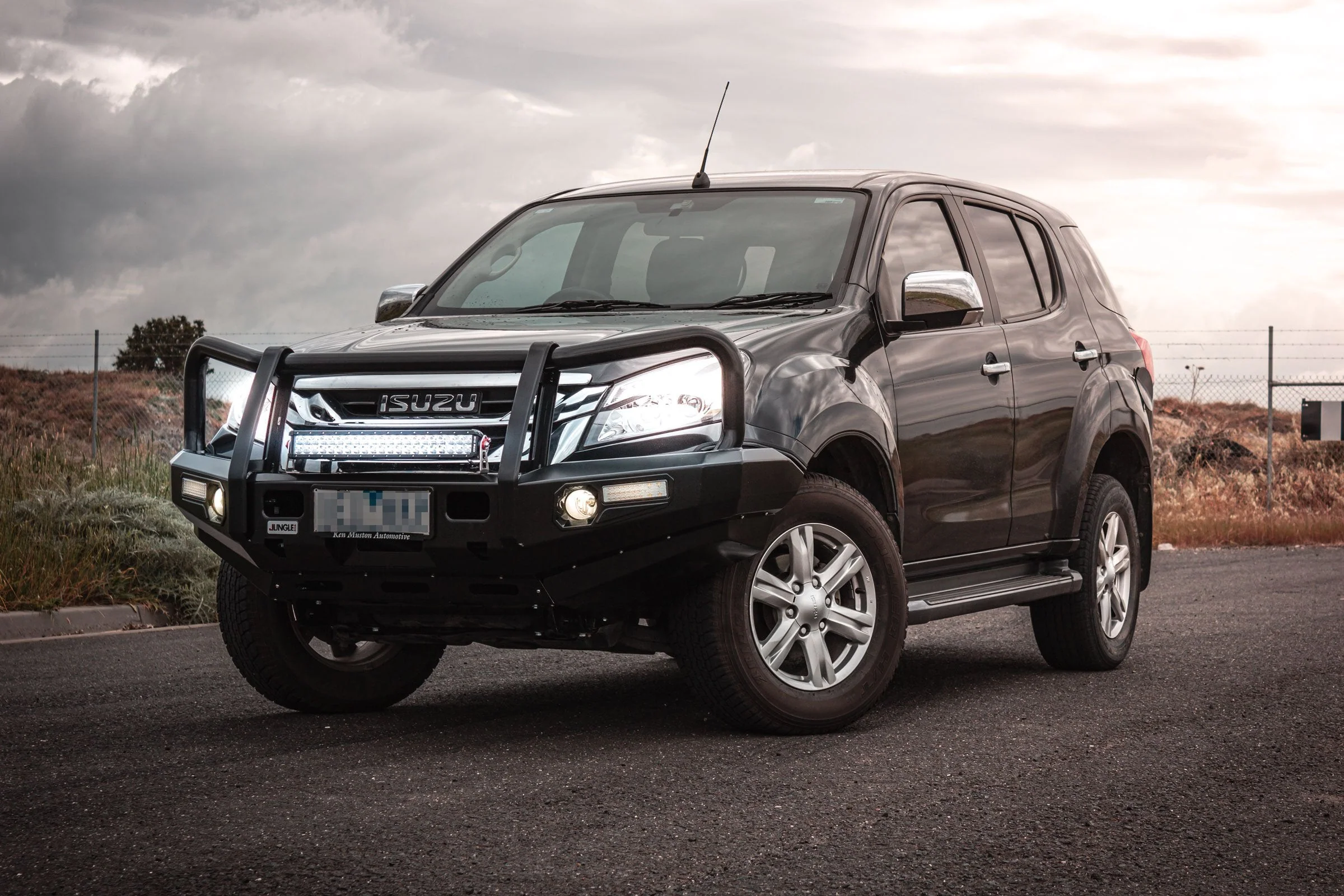 Isuzu MU-X (2016-2021) Jungle 4x4 Commerical Bull Bar