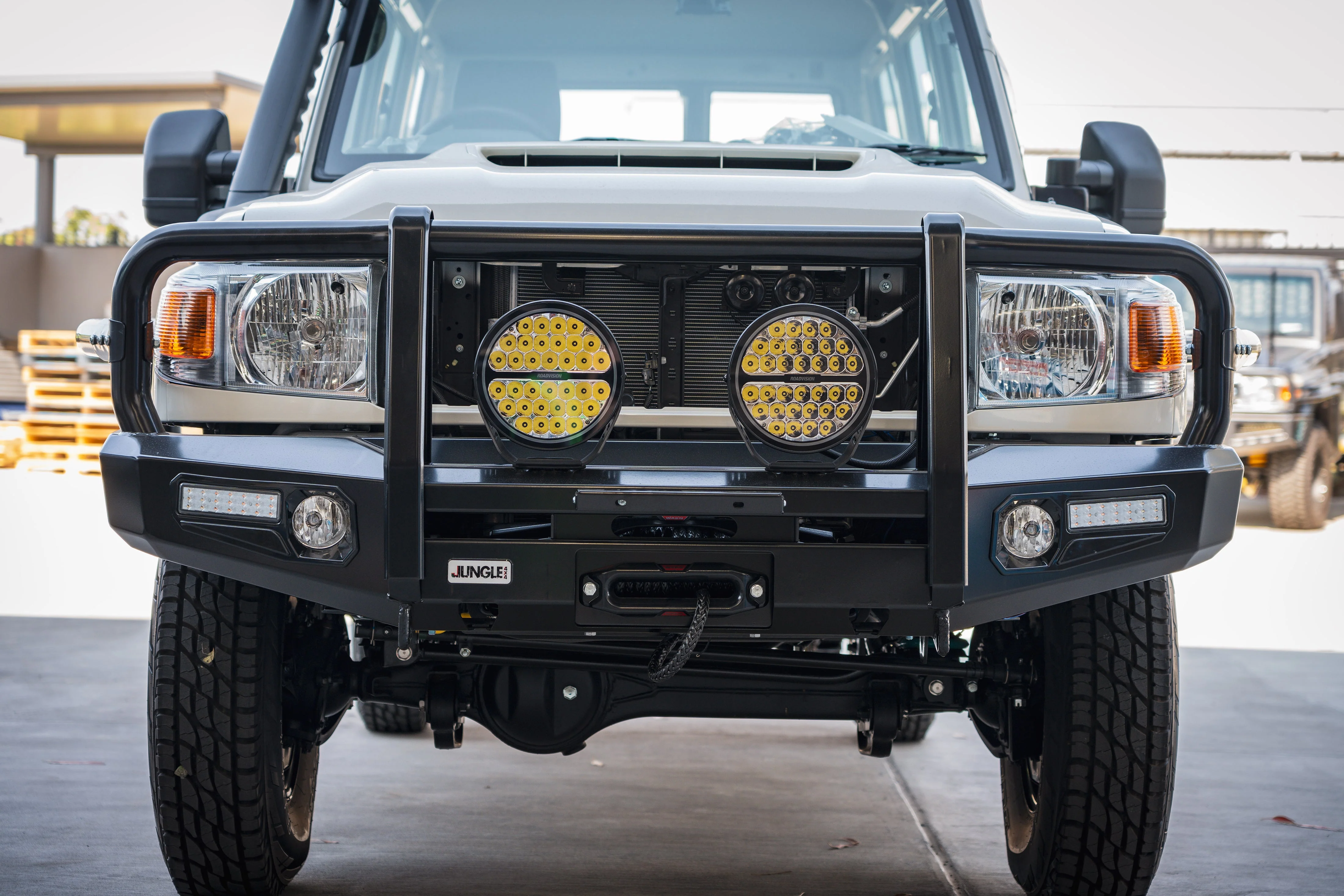 Toyota Landcruiser (2007-2023) 78 Series Jungle 4x4 Commercial Troop Carrier Bull Bar - Image 3