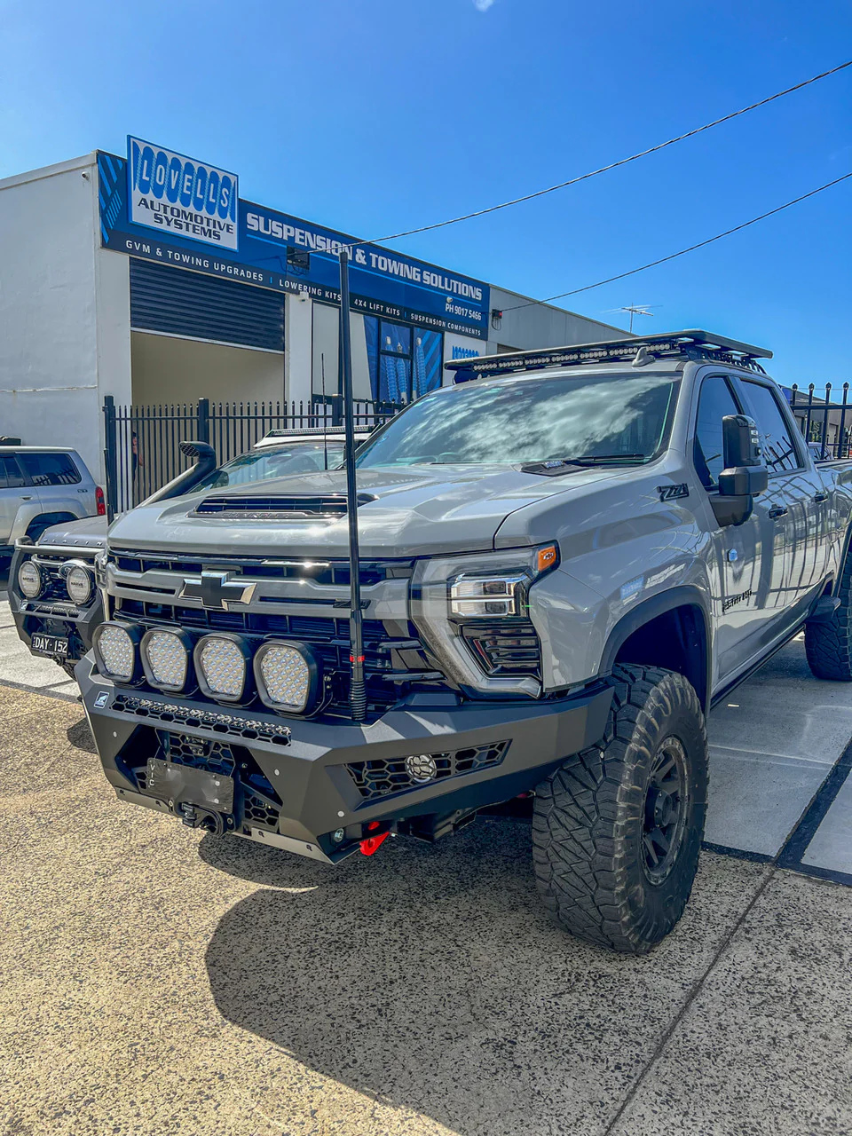 Chevrolet Silverado (2024-) MY24 2500Offroad Animal Predator Bull Bar - Image 2
