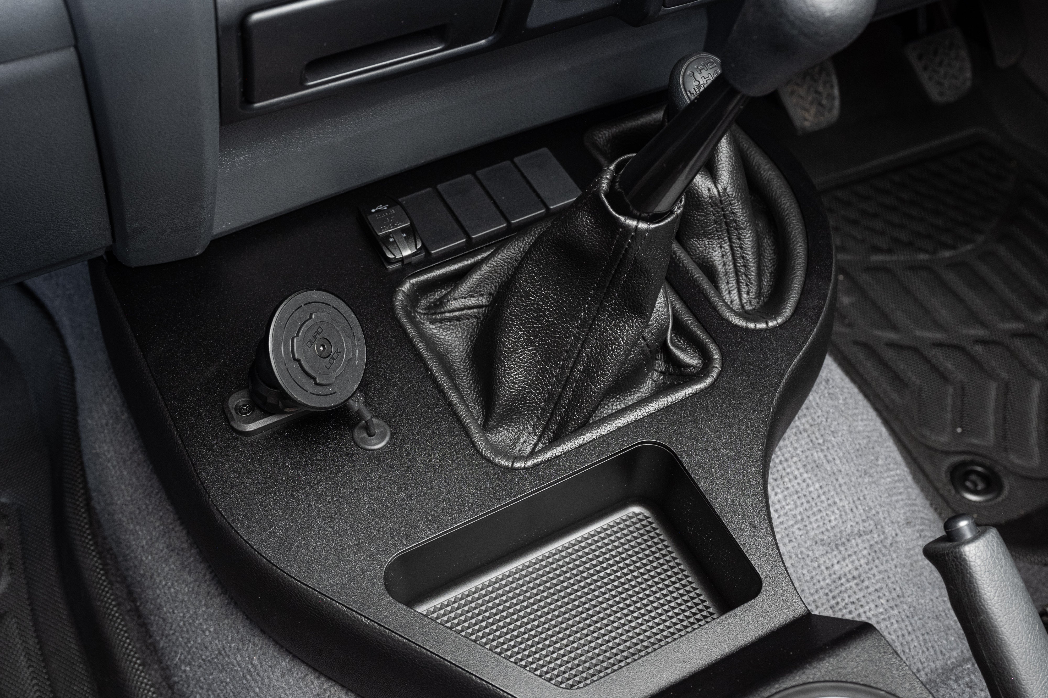 Toyota Landcruiser (2002-2025) 70 Series Full Length Centre Console – with Quadlock Magnetic Pivot Head Phone Charger - Image 7