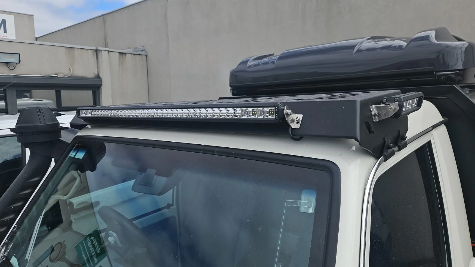 Gutter Mounted Roof Visor/ Light Mount To 70 Series Landcruisers Wedgetail - Image 3