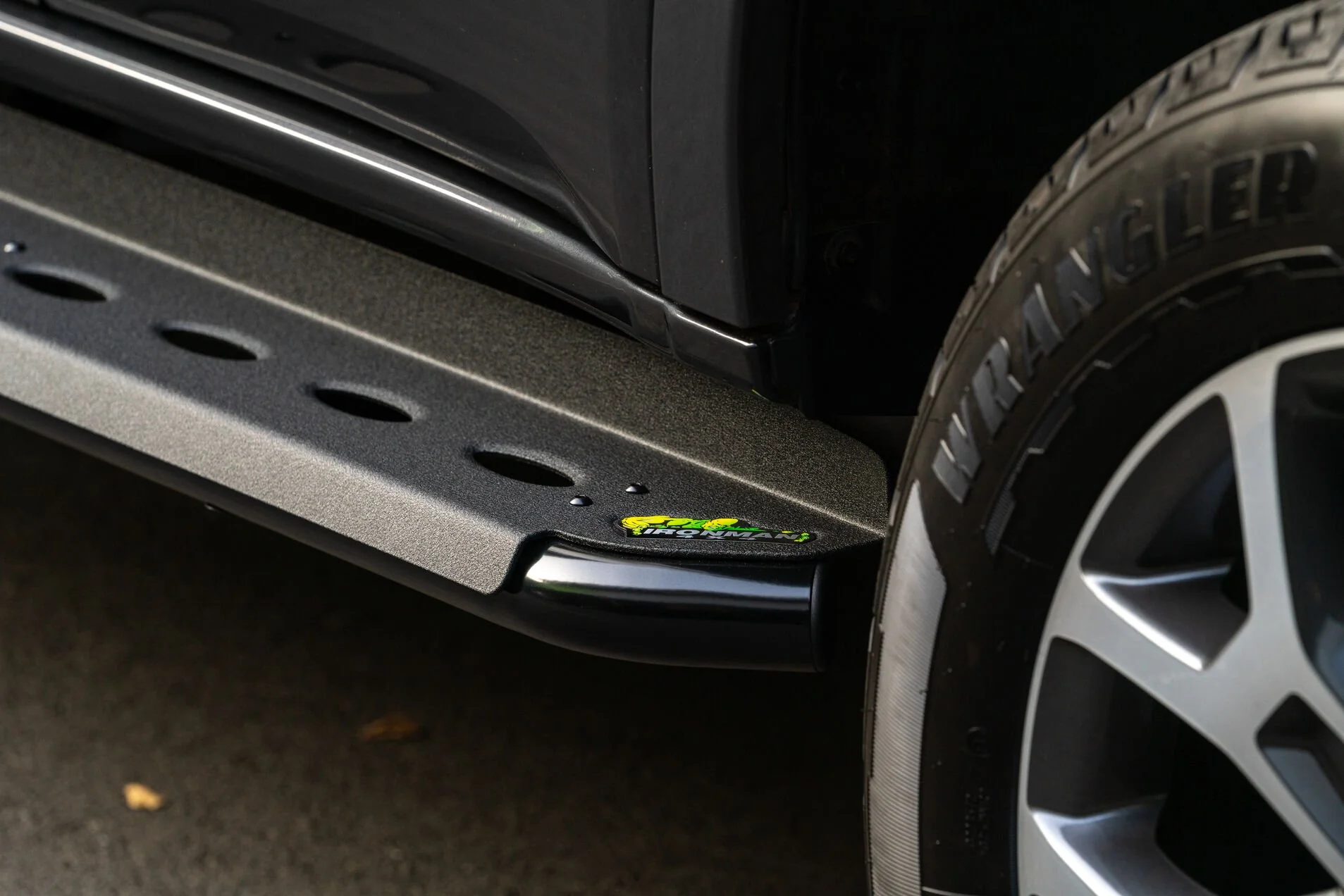 Isuzu D-Max (2020+) - Ironman Side Steps and Rails - SSR074-D - Image 4