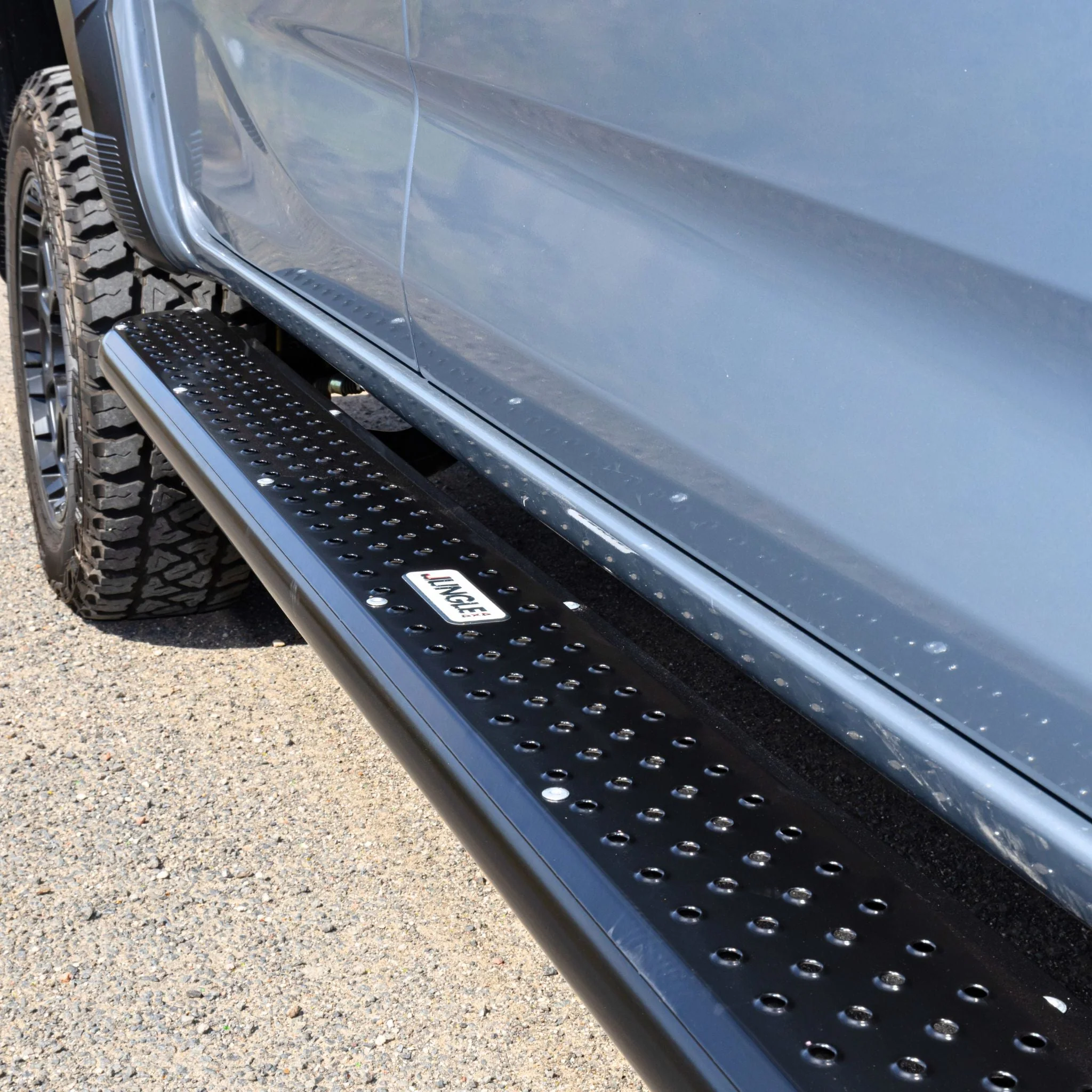 Isuzu D-MAX (2024-2025) Jungle 4x4 Commercial Side Steps
