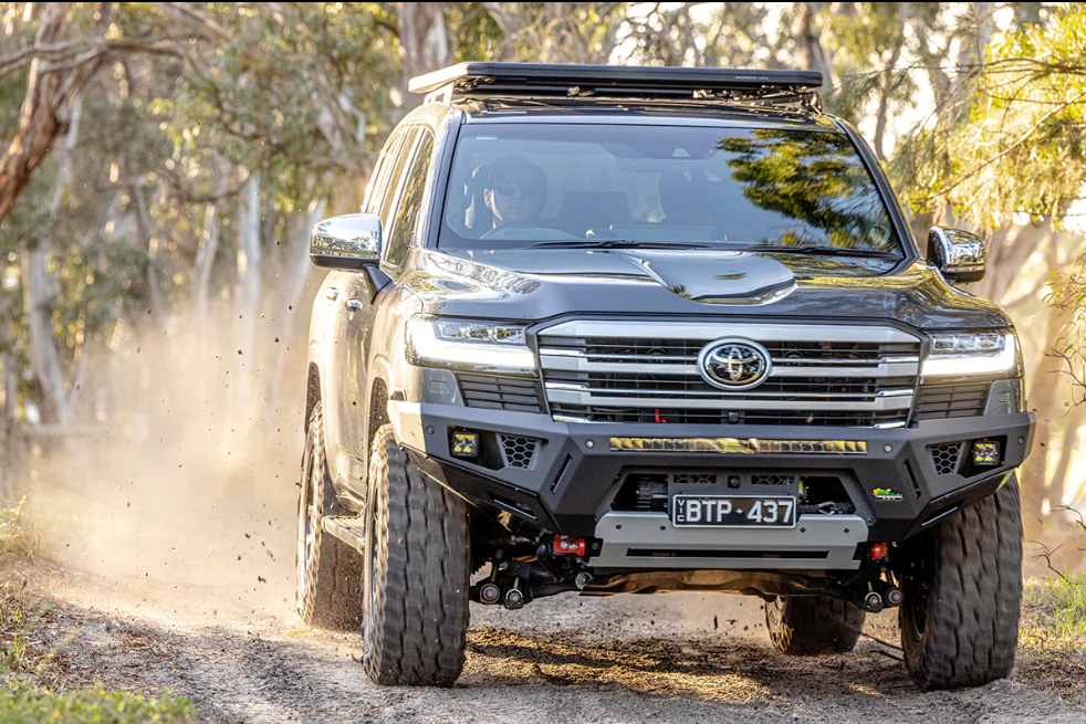 Landcruiser 300 Series (2021+) Ironman Raid Bull Bar - BBR090