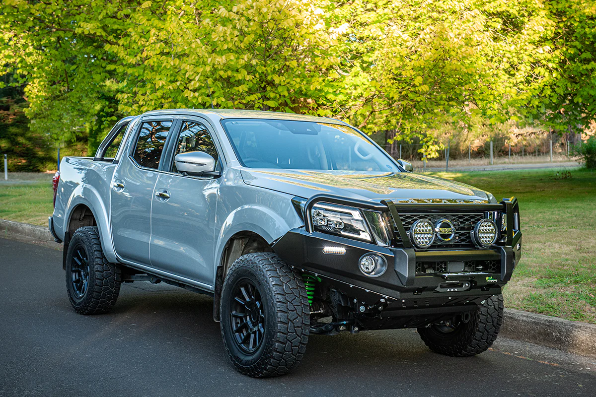 Nissan Navara (2021+) NP300 Deluxe Commercial Bull Bar - BBCD082 - Image 2