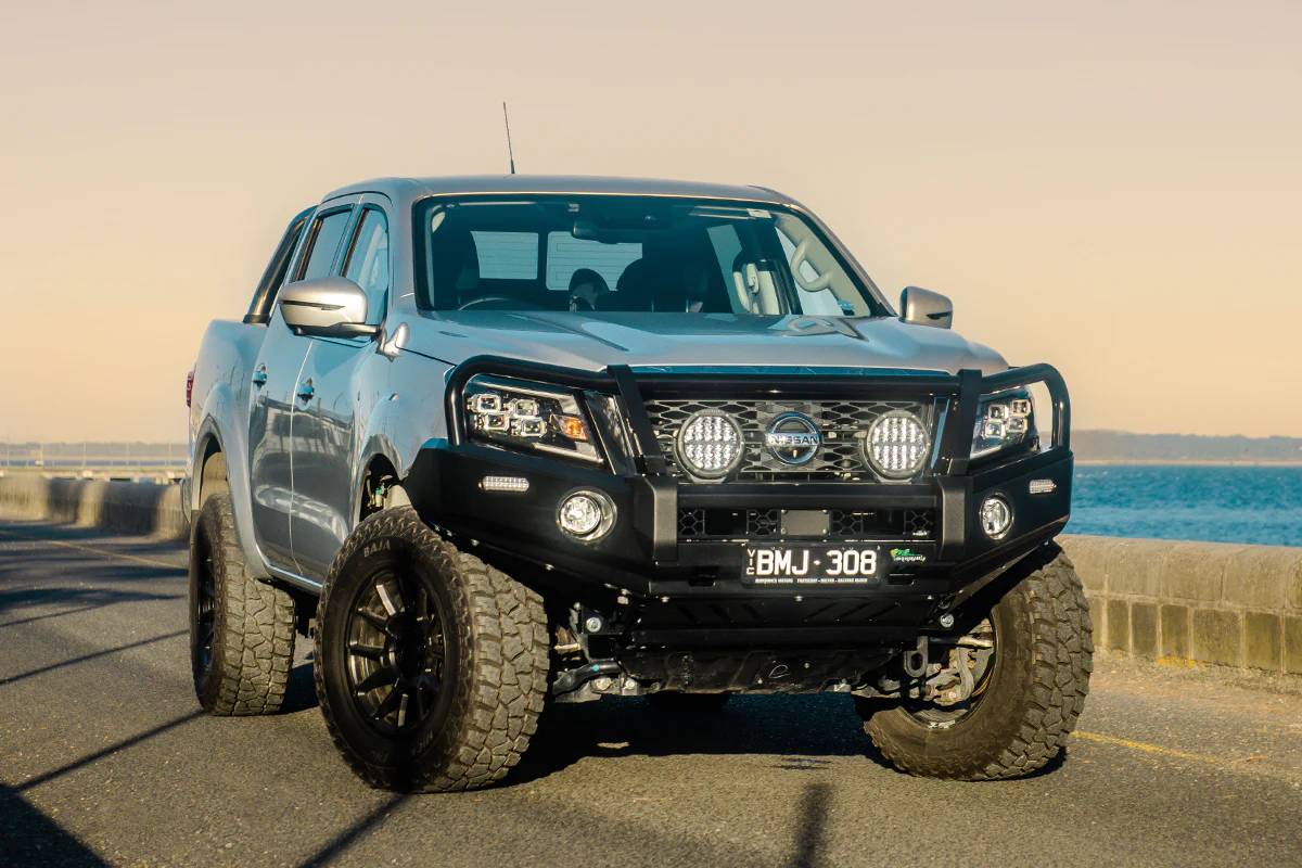 Nissan Navara (2021+) NP300 Deluxe Commercial Bull Bar - BBCD082 - Image 3