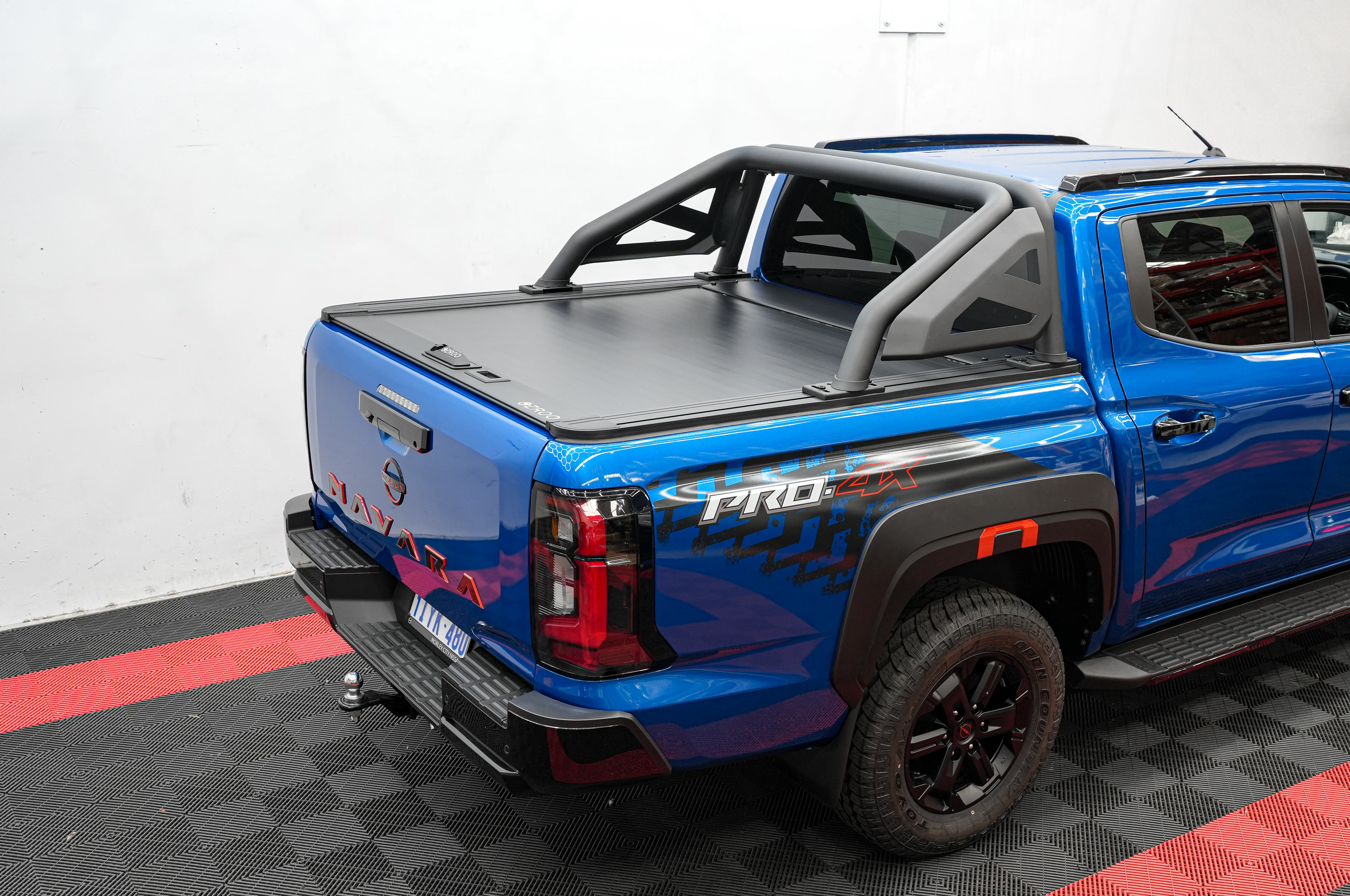 Nissan Navara (2026-2030) D27 New Generation Ozroo Manual Rollercover - Image 3
