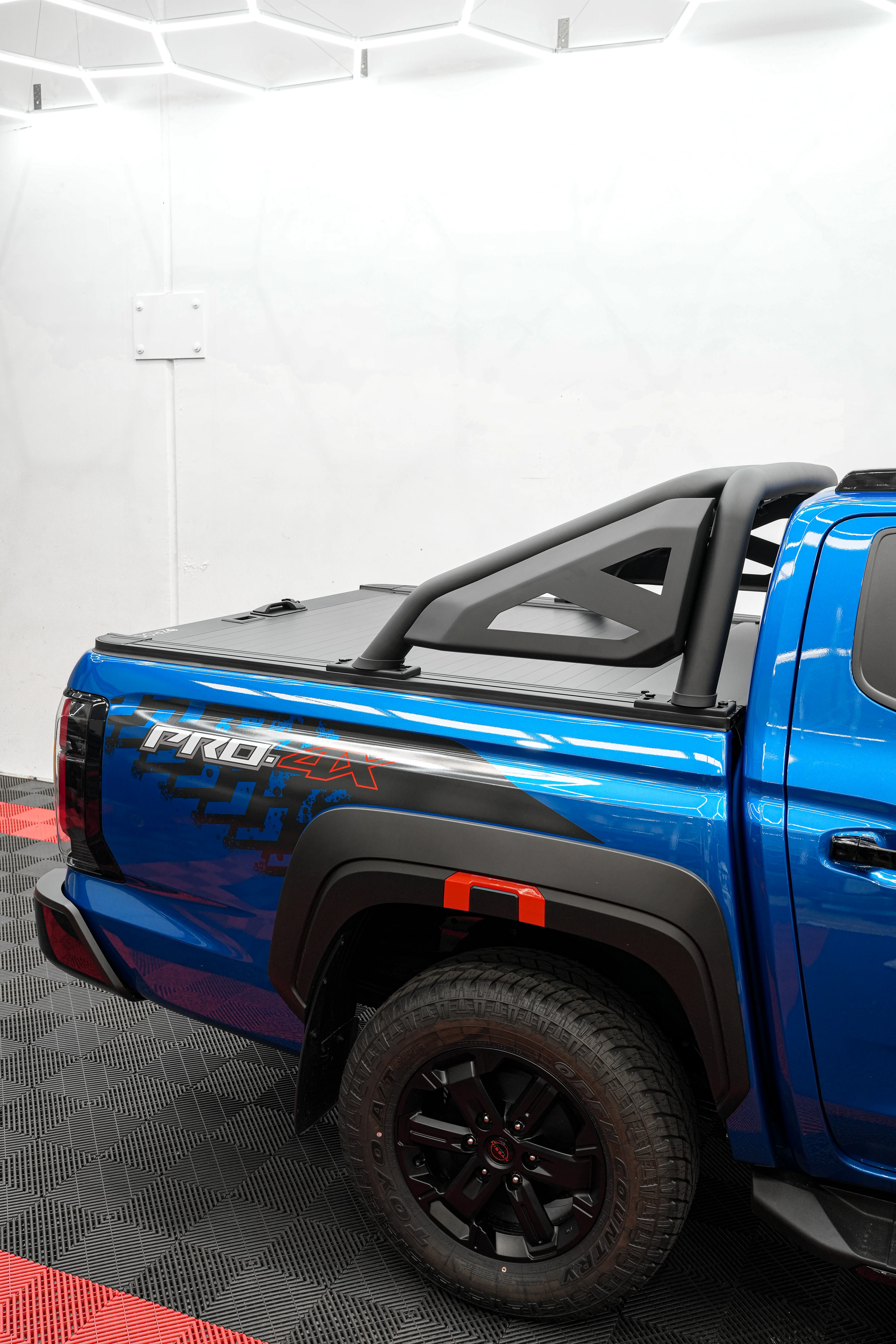 Nissan Navara (2026-2030) D27 New Generation Ozroo Manual Rollercover - Image 4