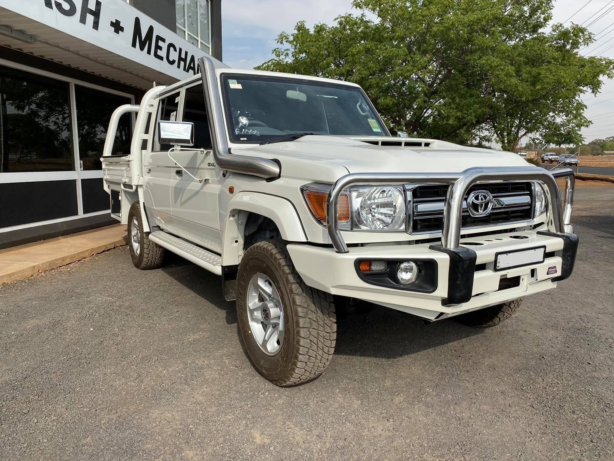 Toyota Landcruiser (1999-2023) VDJ 76/78/79 Series Landcruiser 4" Stainless Steel Snorkel Kit