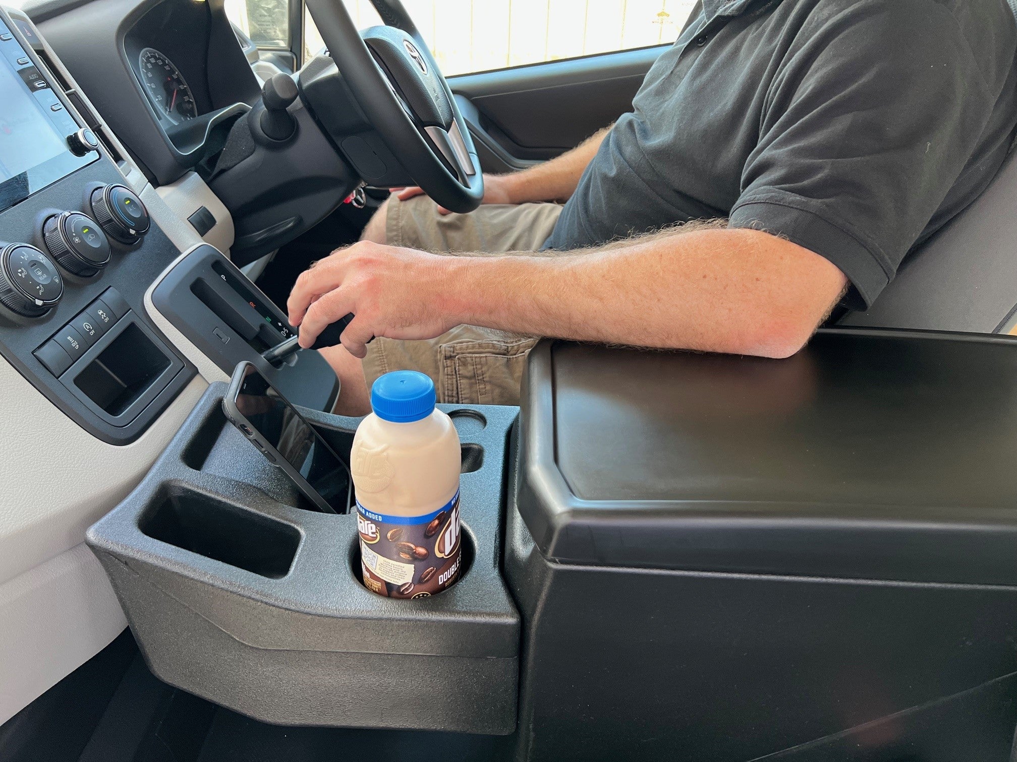 CENTRE CONSOLE FOR TOYOTA HIACE - Configuration 1