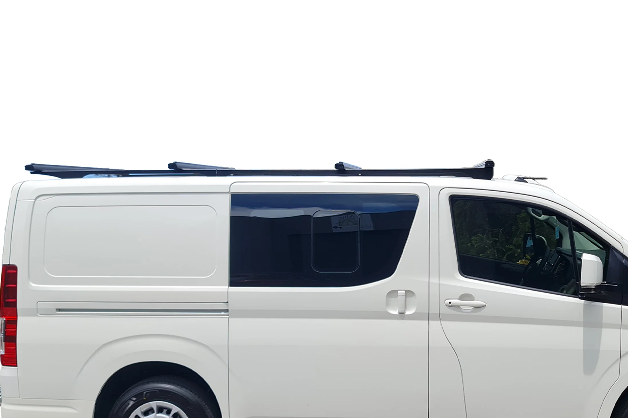 Toyota Hiace LWB (05/19 – Current) Trademax Crossbars x 4 Wedgetail - Image 4