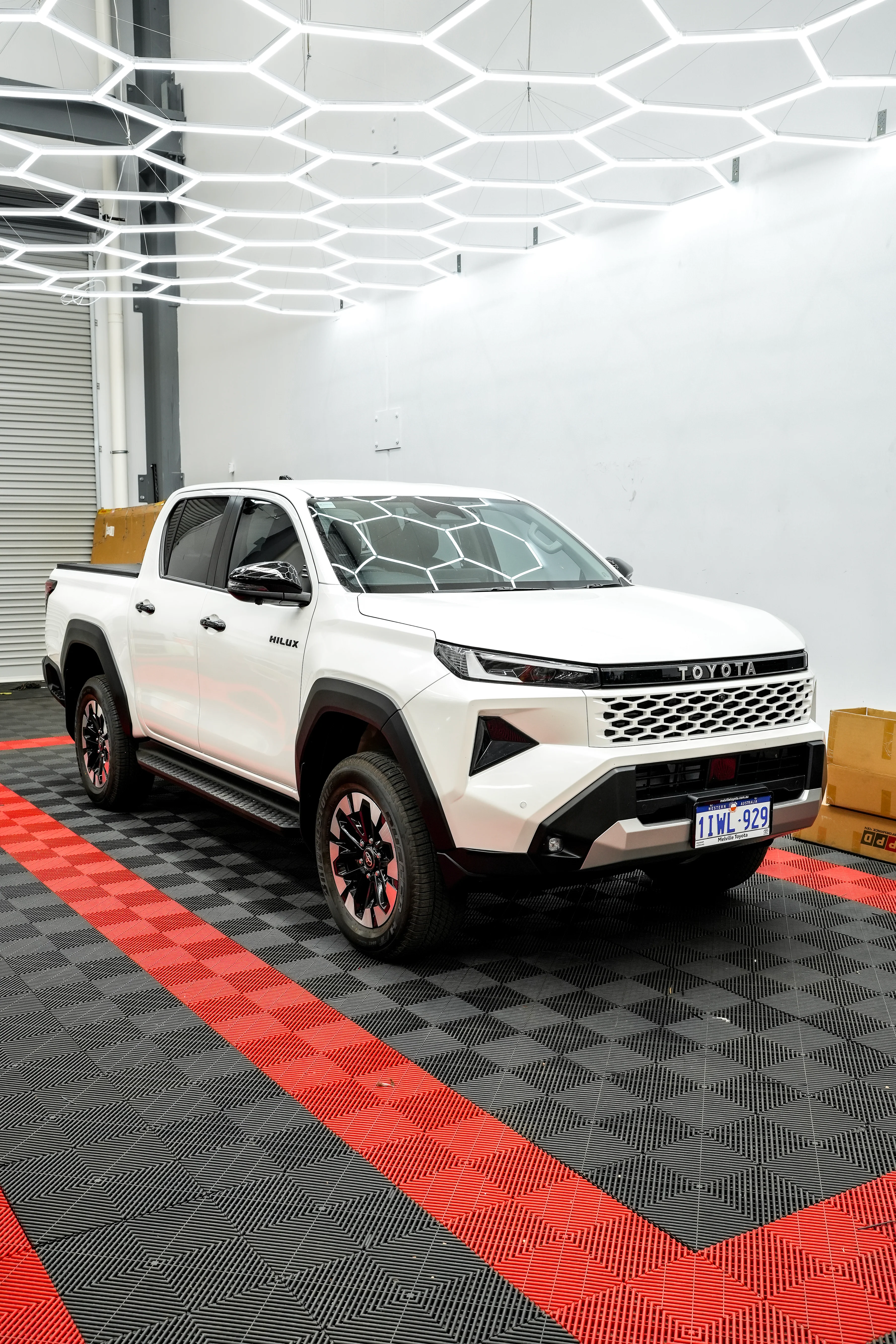 Toyota Hilux (2026-) N90 Lockable Roller Ute Tray Cover - Image 8
