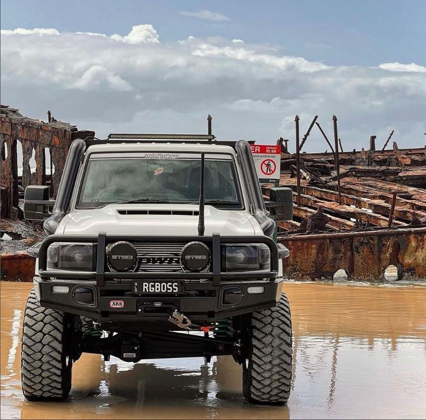 Toyota Landcruiser (1999-2022) TWIN VDJ 76/78/79 Series Landcruiser 4" Stainless Steel Snorkel Kit - Meredith Metalworks - Image 2