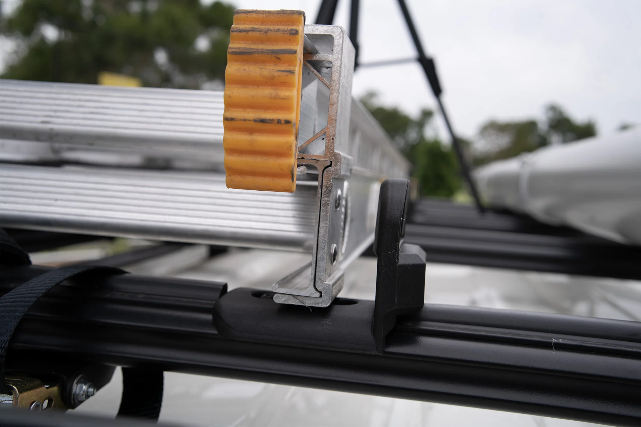 Trade Accessory Technician Ladder Slide Adaption Kit, Contains 6 X Buffers, 4 X Side Straps Wedgetail - Image 3