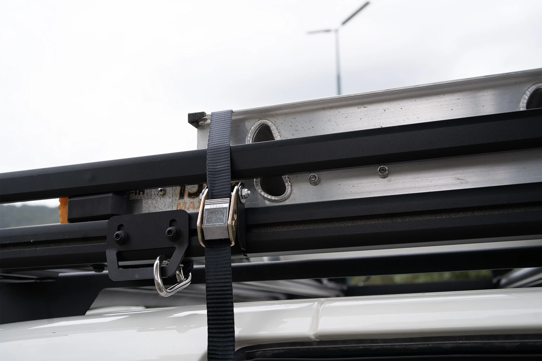 Trade Accessory Technician Ladder Slide Adaption Kit, Contains 6 X Buffers, 4 X Side Straps Wedgetail - Image 4